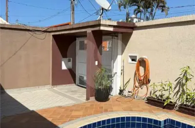 Casa com 4 quartos à venda na Marechal Eurico Gaspar Dutra, Canto do Forte, Praia Grande