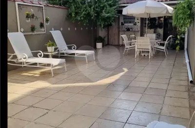 Casa com 4 quartos à venda no Macuco, Santos 