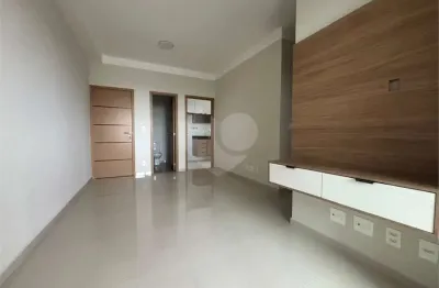 Apartamento com 3 quartos para alugar na Avenida Siqueira Campos, 490, Boqueirão, Santos