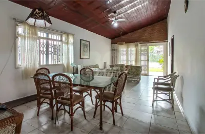 Casa com 4 quartos à venda na Rua das Guianas, 72, Enseada, Guarujá