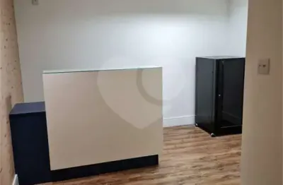 Sala comercial à venda na Rua Amador Bueno, 333, Centro, Santos