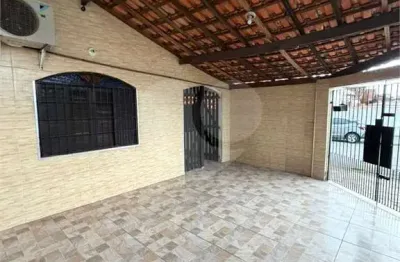 Casa com 2 quartos à venda na Avenida João André Quintale, 364, Balneário Maracanã, Praia Grande