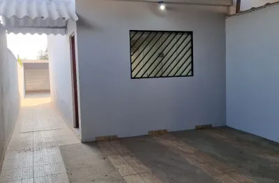 Casa sobrado com quintal / garagem coberta / documentação ok / aceita financiamento