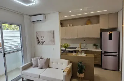 Apartamento com entrada facilitada,  sacada, elevadores e lazer completo.