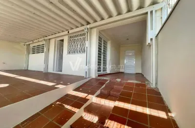 Casa com 3 quartos à venda na Dois de Julho, 27, Vila Marieta, Campinas, 224 m2 por R$ 485.000
