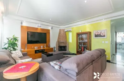 Sobradão nova petrópolis 3suites, quintal com churrasqueira, 4 gar