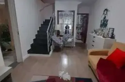 Sobrado à venda em s. b. do campo, no rudge ramos, com 4 quartos, sendo 2 suites