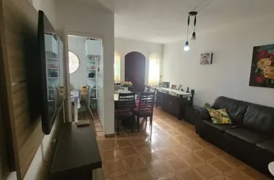 Casa térrea com 03 quartos e quintal em bairro jordanópolis - são bernardo do campo