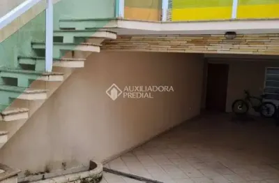 Sobrado á venda com 3 quartos com 3 suítes, 3 vagas, área gourmet rua particular parque anchieta sbc