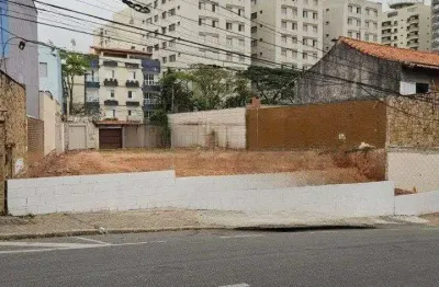 Terreno plano com 510 m², excelente para construção de sobrados ou prédio.
