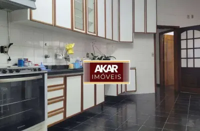 Excelente Sobrado com 444m² de área útil - 04 Dormitórios - Centro / SBCampo