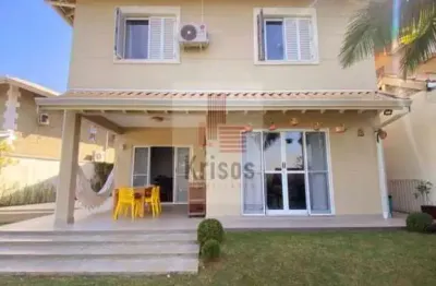 Exclusiva casa em condomínio fechado - 5 suítes e lazer completo