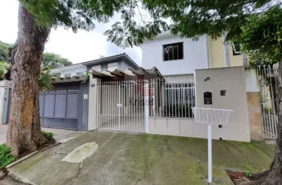 Sobrado com 3 Quartos e 3 banheiros à Venda, 200 m² por R$ 1.700.000