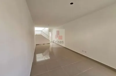 Sobrado recém-construído com fino acabamento: seu novo lar espera por você!