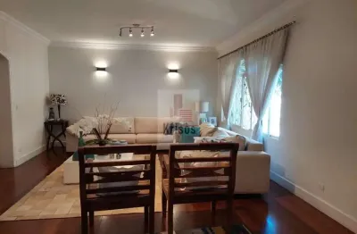 Bonito sobrado,bem localizado, melhor rua do bairro