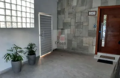 Sobrado à poucos metros do metrô butantã, ao lado da usp
