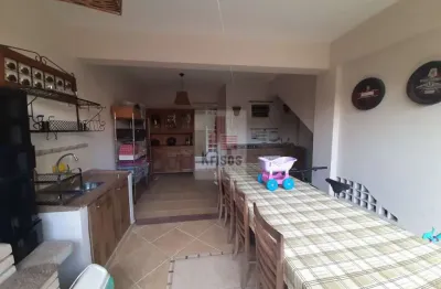 Oportunidade imperdível: sobrado com 3 quartos, 1 suíte e área gourmet próximo ao metrô vila sônia!