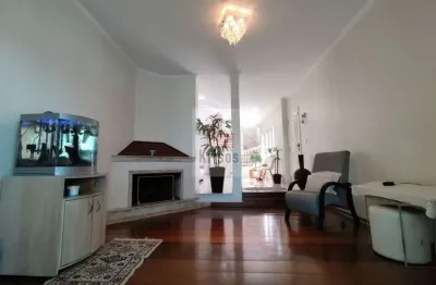 Um imóvel completo, amplo, ótima localização no ponto mais alto do bairro, à 50 m do parque sabesp.