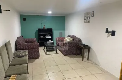 Encante-se com este sobrado de 3 quartos na vila indiana!