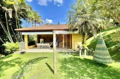 Sua casa dos sonhos: contemporânea e repleta de natureza!
