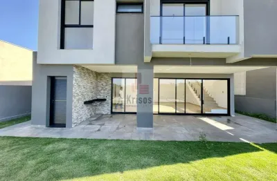 Casa moderna com design integrado e acabamentos de alto padrão!