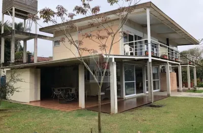 Casa moderna e totalmente integrada em localização privilegiada!