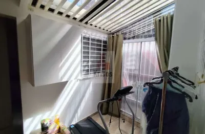 Sobrado reformado com 2 dormitórios e 2 vagas no Brooklin !!!