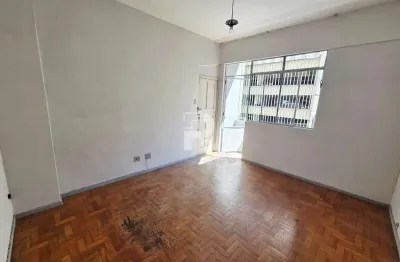Apartamento à venda no melhor ponto do centro com 2 quartos e 80 m²