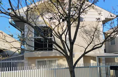 Venha conferir esse belo sobrado exclusivo no bairro alto - 3 dormitórios além de muito conforto e sofisticação!