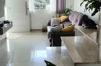 Excelente sobrado geminado à venda no santa cândida — 3 quartos, excelente localização e conforto para toda a família