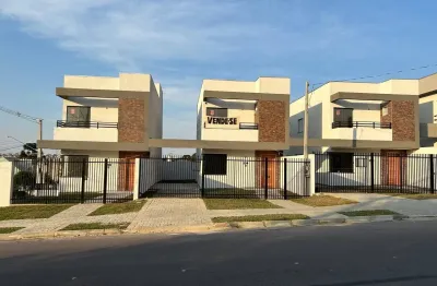 Residência moderna, ampla e não geminada com acabamentos de alto padrão