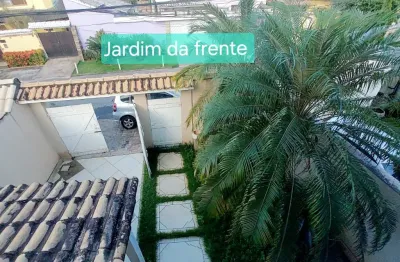 Casa com três suítes de condomínio em campo grande rj.
