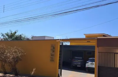 Casa chapada dos guimarães, com 3 quartos 1 suite, moveis planejados com piscina