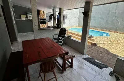 Casa com piscina no cpa 3 com 2 quartos 1 suíte, escritório, churrasqueira