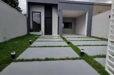Casa térrea, 3 quartos 1 suite, lavanderia lavabo, 2 garagens, portão eletronico