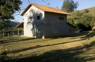 Sítio à venda de 300m² | 04 dormitórios e 02 banheiros | altos de santana - são josé dos campos |