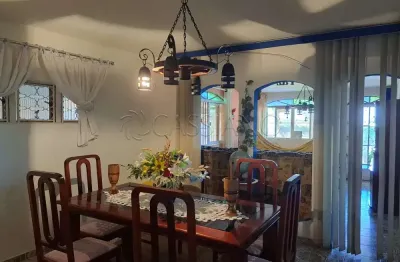 Casa térrea com edícula à venda de 142m² | 04 dormitórios, 03 banheiros e 03 vagas de garagem | jardim satélite - são josé dos campos |