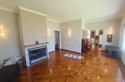 Casa térrea à venda de 224m² | 03 dormitórios, sendo 01 suíte e 06 vagas de garagem | jardim esplanada ii - são josé dos campos |