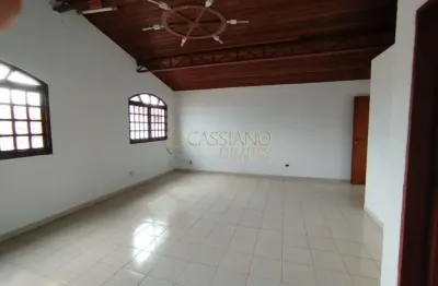 Sobrado comercial e residencial à venda de 302m² | 03 dormitórios, sendo 01 suíte e 04 vagas de garagem | jardim das industrias - são josé dos campos |