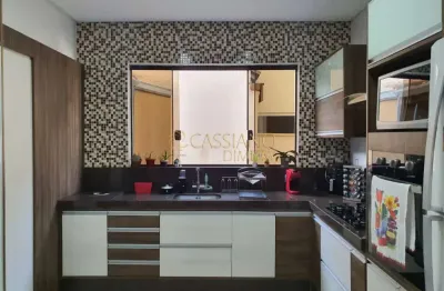 Sobrado à venda de 360m² | 04 dormitórios, sendo 02 suítes e 04 vagas de garagem | jardim esplanada ii - são josé dos campos |