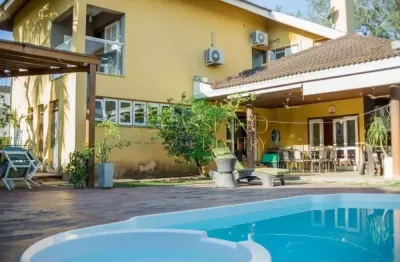 Casa à venda de 380m² |05 suítes, 06 banheiros e 09 vagas de garagem | condomínio terras  de sant`anna - jardim altos de santana i - jacareí