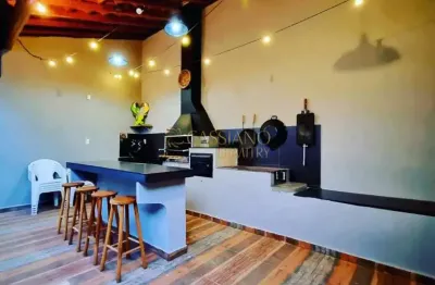 Sobrado à venda de 200m² | 03 dormitórios sendo 01 suíte, 03 bnheiros e 02 vagas de garagem | villa branca - jacareí |