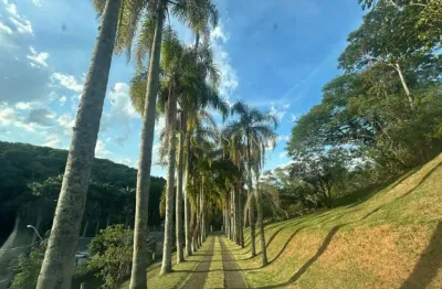 Chácara à venda de 10.000m² | 03 dormitórios, sendo 01 suíte, 03 banheiros e 04 vagas de garagem | bairro pau de saia | recanto ippensen | são josé dos campos |