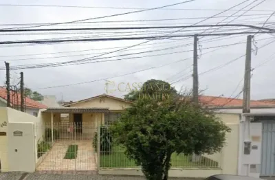 Casa térrea à venda de 209m² | 03 dormitórios, sendo 01 suíte e 02 vagas de garagem | centro - são josé dos campos |