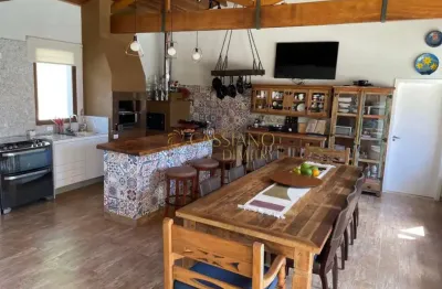 Chácara à venda de 300m² | 03 dormitórios, sendo suítes e 06 vagas de garagem | condomínio villagio fazendão | são josé dos campos |