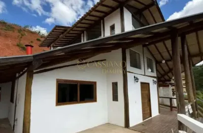 Sobrado à venda de 280m² | 03 dormitórios, sendo suítes e 10 vagas de gargem | Condomínio Village Alpino - Freitas | São José dos Campos |