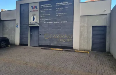 Casa comercial para locação de 209m² | 02 banheiros e 03 vagas de garagem | Vila Adyana | São José dos Campos |