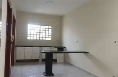 3682 para aluguel casa parque santa cândida araras sp 3.200,00