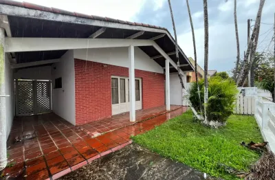 Casa no cibratel 1, área nobre em itanhaém - escriturada, 250 metros da praia.