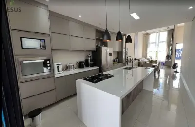 Casa condomínio alto padrão monte mor, 3 suítes 4 vagas.